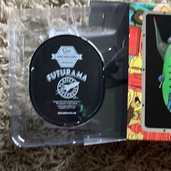 NIB Qmx Mini Masters Futurama Planet Express Spaceship Model - Loot Crate Exclus - Picture 8 of 8